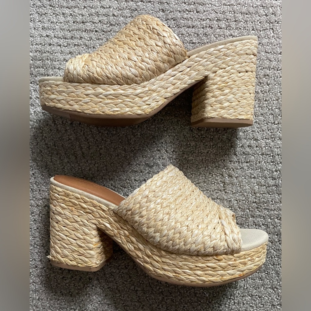 Universal Thread Nessa Rafia Platform Heels - Picture 5 of 7